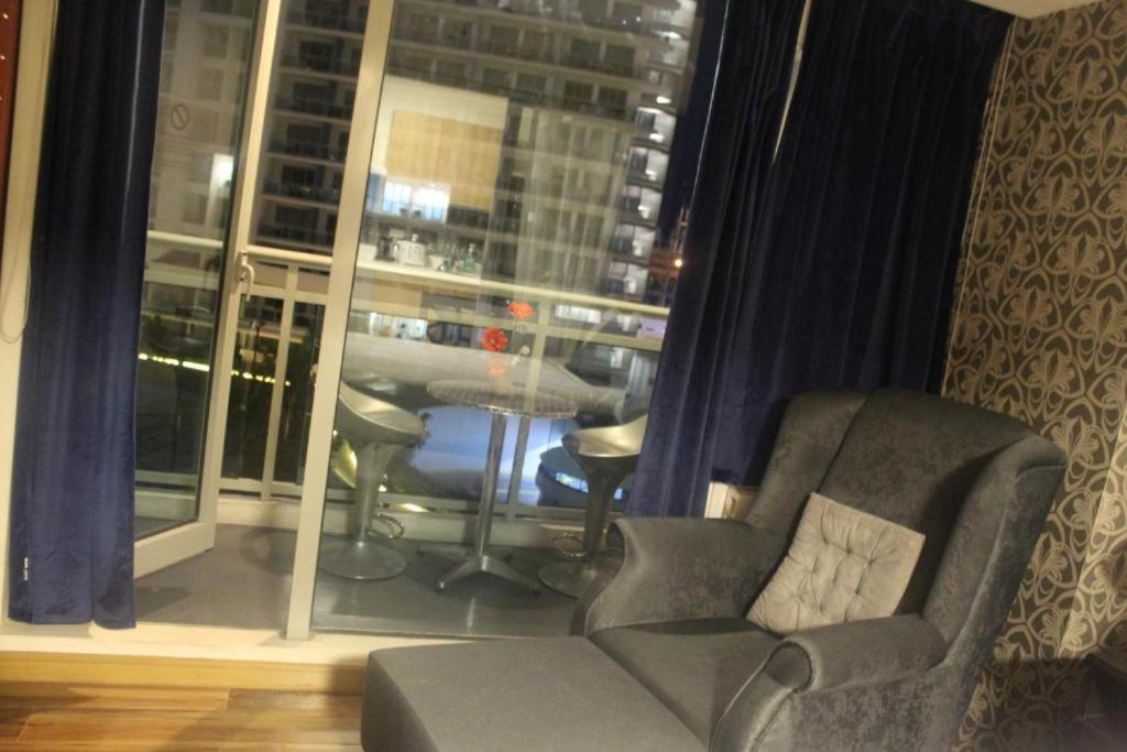 Azure C6 Balcony Wifi Near Mall Airport Multipl Units マニラ市 エクステリア 写真